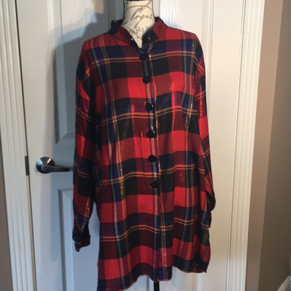 VJ Woman Tops - 22W Red plaid button down tunic top